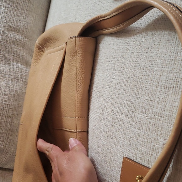 Coach New Pebble Hobo Tan Color Handbag + Wallet 🥳 - Picture 15 of 17